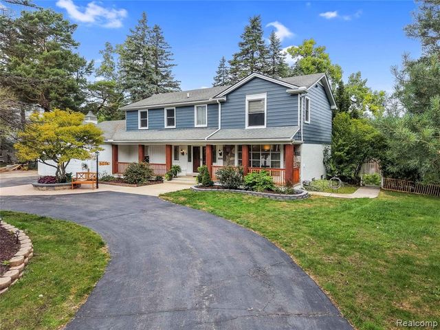 5076 Watergate Road, West Bloomfield, MI 48323
