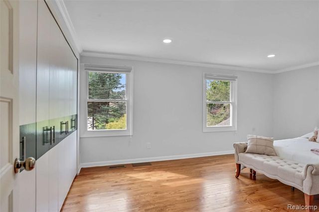 5076 Watergate Road, West Bloomfield, MI 48323