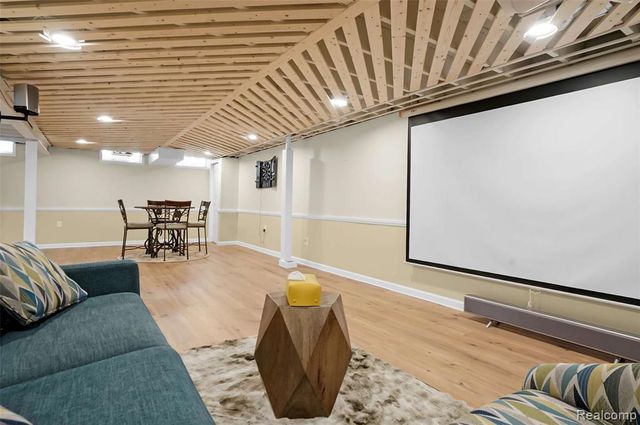 5076 Watergate Road, West Bloomfield, MI 48323
