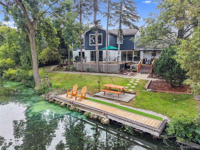 5076 Watergate Road, West Bloomfield, MI 48323