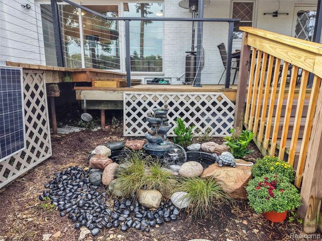 5076 Watergate Road, West Bloomfield, MI 48323