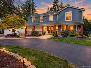 5076 Watergate Road, West Bloomfield, MI 48323