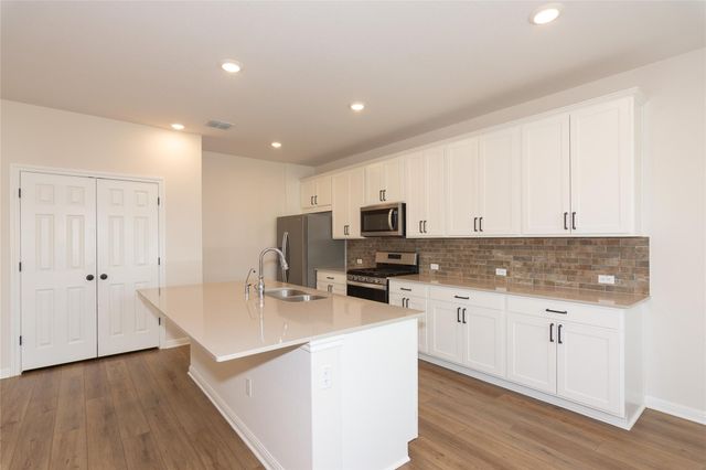 2500 Roosevelt RD, Leander, TX 78641