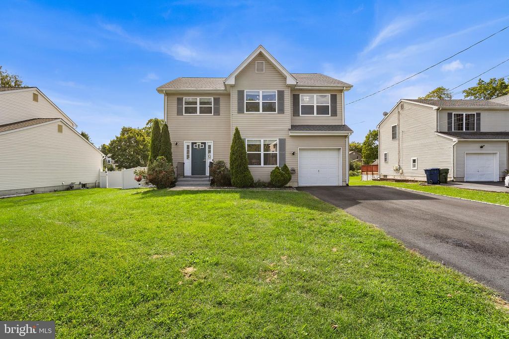 321 GRANT AVE, HIGHTSTOWN, NJ 08520 — photo 2