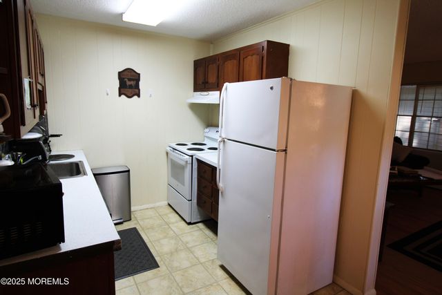 469A Thornbury Court, Lakewood, NJ 08701