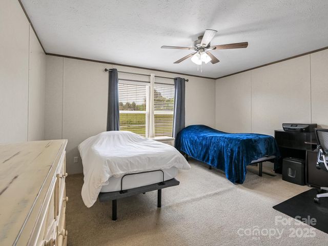 123 Big Oak Road, Hendersonville, NC 28792