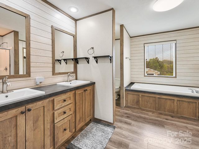 123 Big Oak Road, Hendersonville, NC 28792