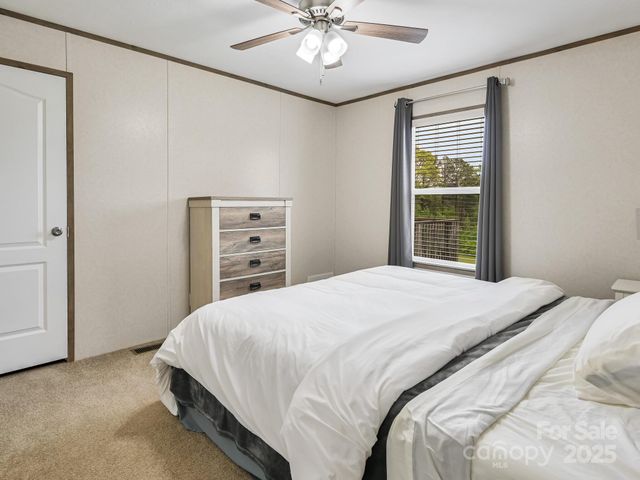 123 Big Oak Road, Hendersonville, NC 28792