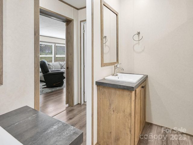 123 Big Oak Road, Hendersonville, NC 28792