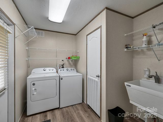 123 Big Oak Road, Hendersonville, NC 28792