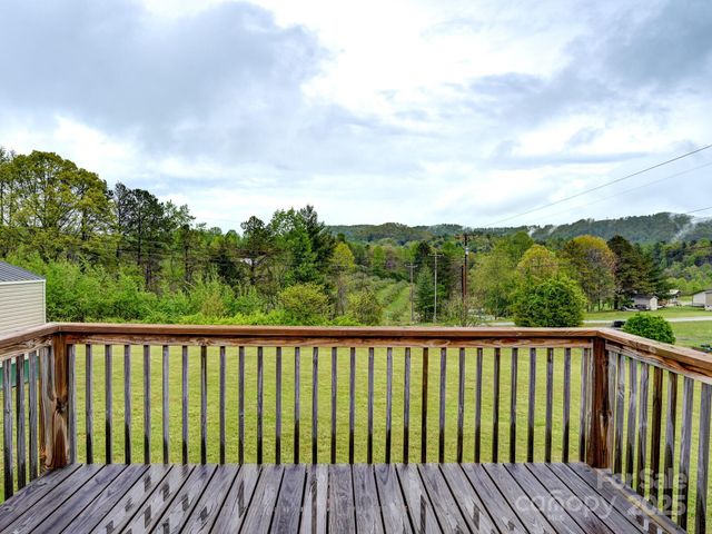 123 Big Oak Road, Hendersonville, NC 28792