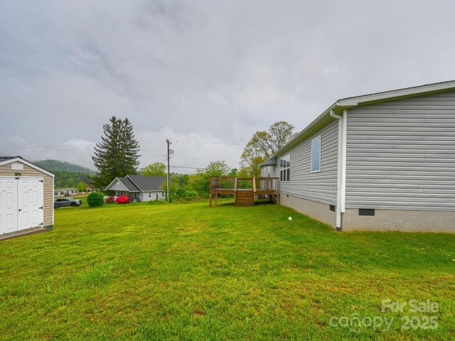 123 Big Oak Road, Hendersonville, NC 28792