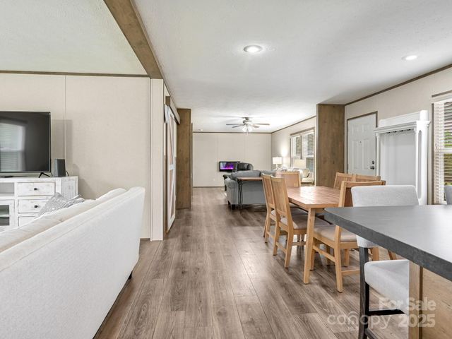 123 Big Oak Road, Hendersonville, NC 28792