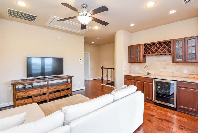 8413 Water Oak Pass Drive, Houston, TX 77055