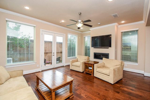 8413 Water Oak Pass Drive, Houston, TX 77055