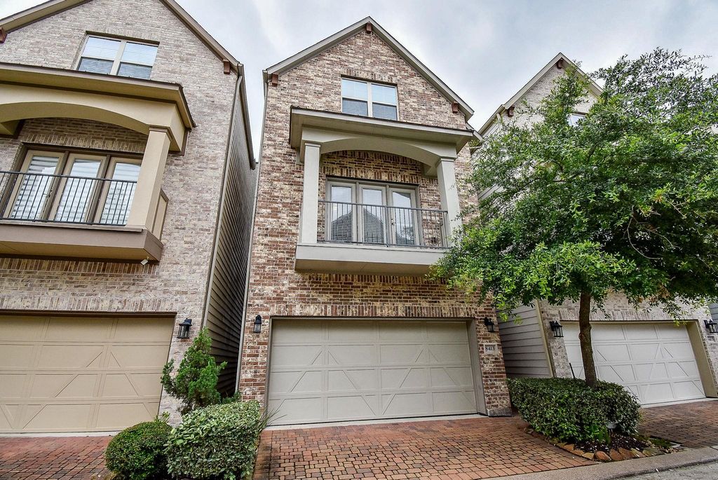 8413 Water Oak Pass Drive, Houston, TX 77055