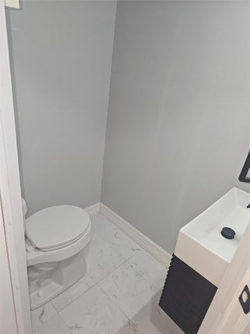 10510 Sierra Drive, Houston, TX 77051