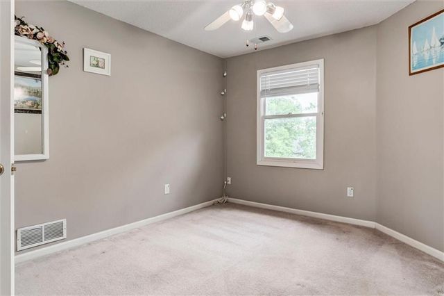 8910 W 132nd Terrace, Overland Park, KS 66213