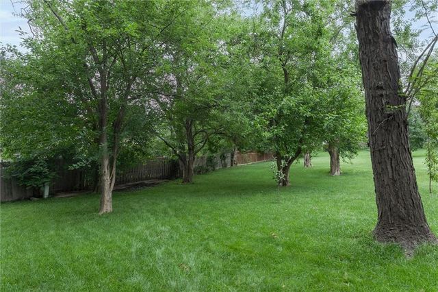8910 W 132nd Terrace, Overland Park, KS 66213