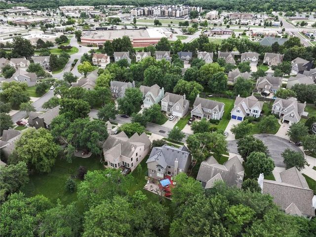 8910 W 132nd Terrace, Overland Park, KS 66213