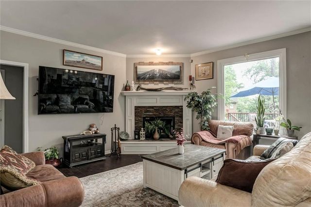 8910 W 132nd Terrace, Overland Park, KS 66213