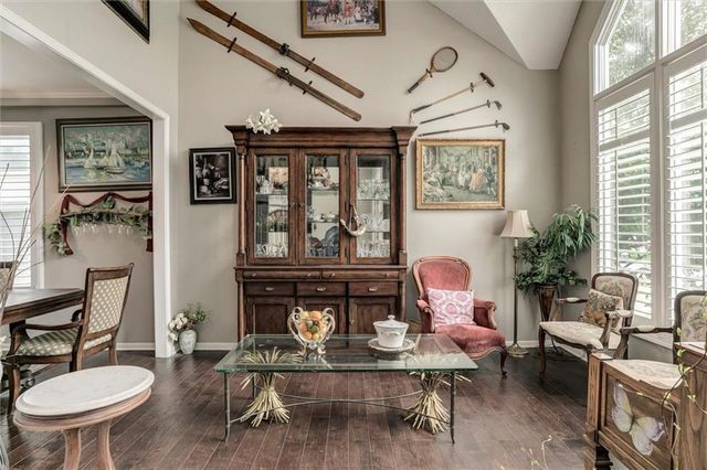 8910 W 132nd Terrace, Overland Park, KS 66213