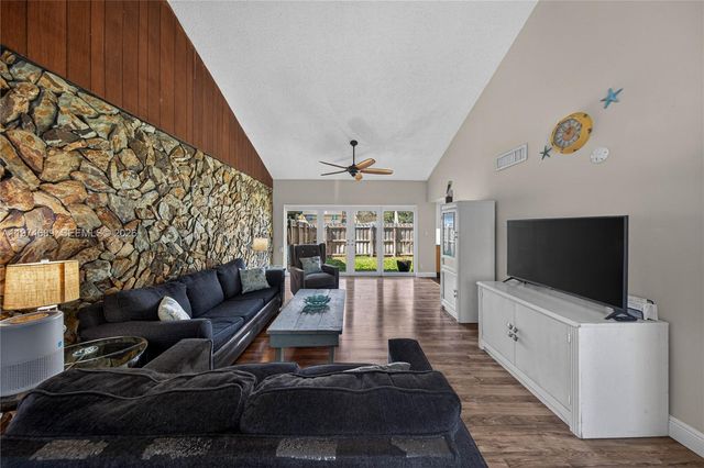 7265 W Sunrise Blvd 7265L, Plantation, FL 33313