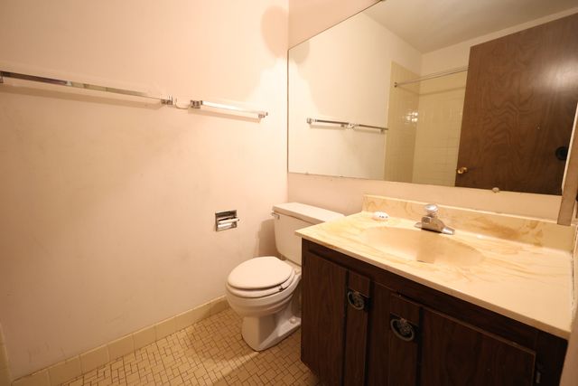 7 E CARRIAGEWAY Drive 408, Hazel Crest, IL 60429
