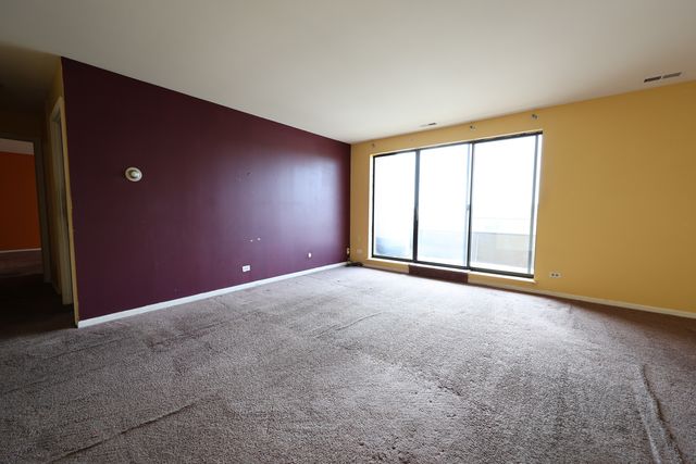 7 E CARRIAGEWAY Drive 408, Hazel Crest, IL 60429