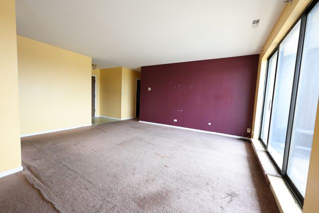 7 E CARRIAGEWAY Drive 408, Hazel Crest, IL 60429