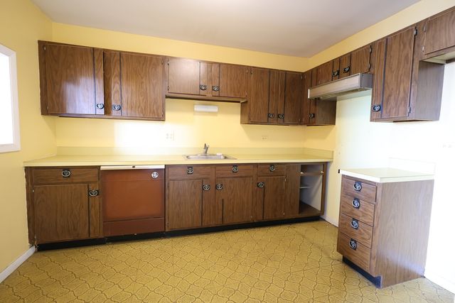 7 E CARRIAGEWAY Drive 408, Hazel Crest, IL 60429