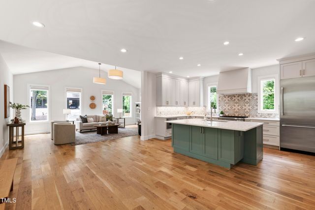 112 Meadowbrook Drive, Chapel Hill, NC 27514