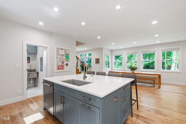 112 Meadowbrook Drive, Chapel Hill, NC 27514