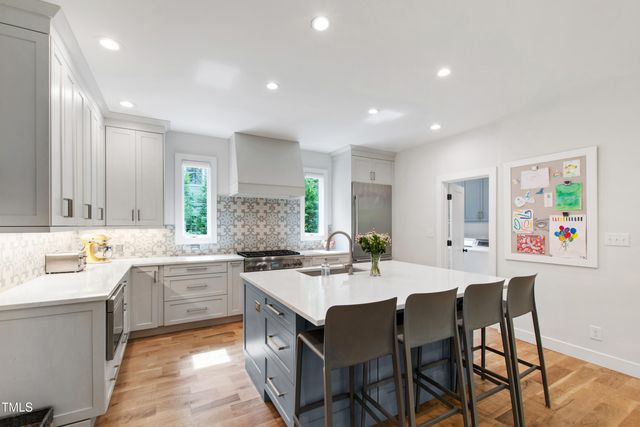 112 Meadowbrook Drive, Chapel Hill, NC 27514