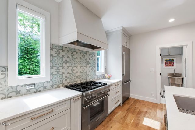 112 Meadowbrook Drive, Chapel Hill, NC 27514