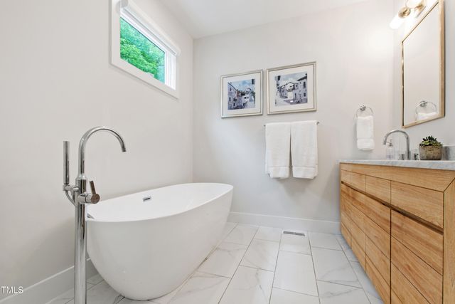 112 Meadowbrook Drive, Chapel Hill, NC 27514