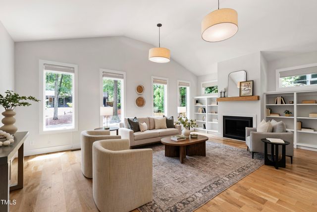 112 Meadowbrook Drive, Chapel Hill, NC 27514