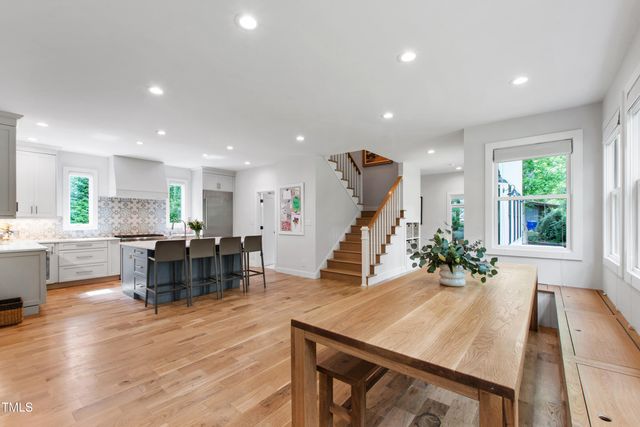 112 Meadowbrook Drive, Chapel Hill, NC 27514