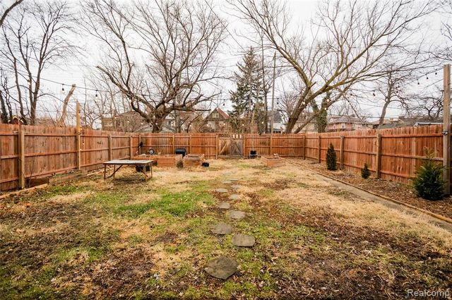 101 Connecticut Street, Highland Park, MI 48203