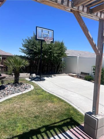 14416 Tawney Ridge Ln, Victorville, CA 92394