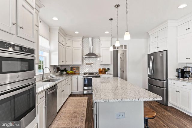887 ASHFIELD DR, Carlisle, PA 17015