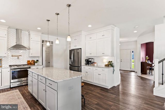 887 ASHFIELD DR, Carlisle, PA 17015