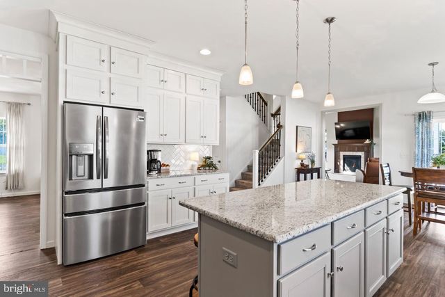 887 ASHFIELD DR, Carlisle, PA 17015
