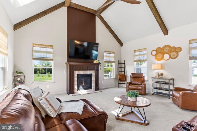 887 ASHFIELD DR, Carlisle, PA 17015