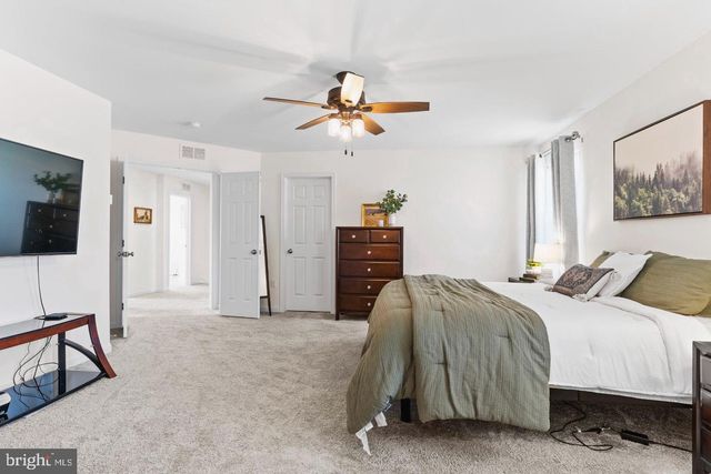 887 ASHFIELD DR, Carlisle, PA 17015