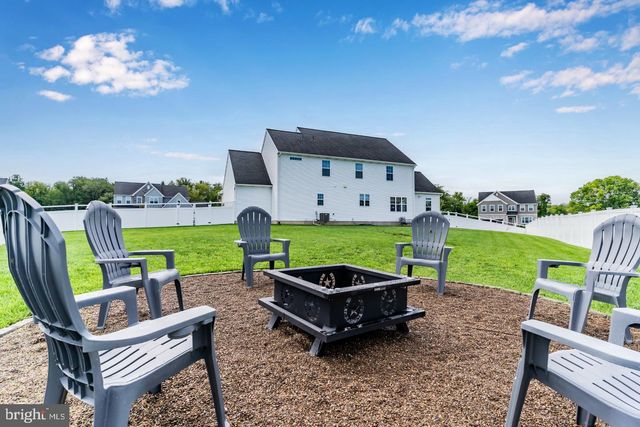 887 ASHFIELD DR, Carlisle, PA 17015