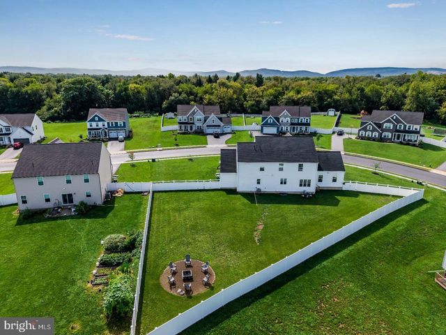 887 ASHFIELD DR, Carlisle, PA 17015