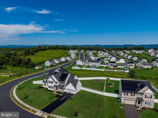 887 ASHFIELD DR, Carlisle, PA 17015
