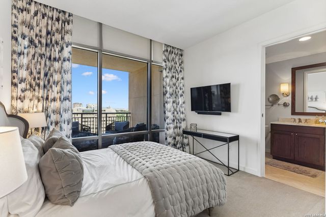 4242 Broadway APT 1704, San Antonio, TX 78209