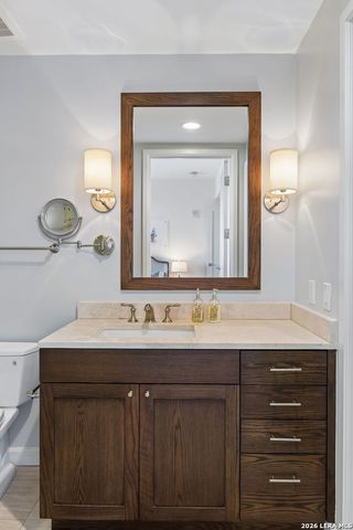 4242 Broadway APT 1704, San Antonio, TX 78209